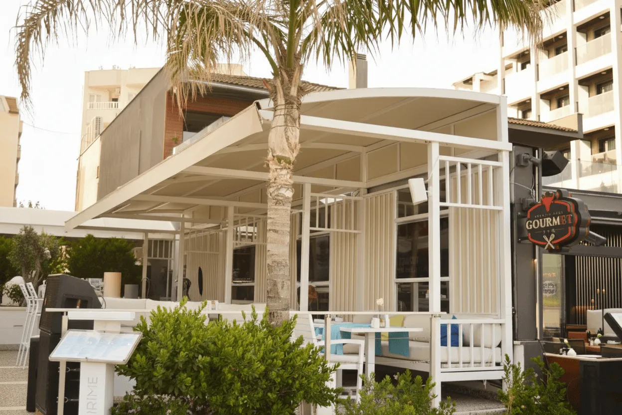 Beachfront Hotel — görsel 2