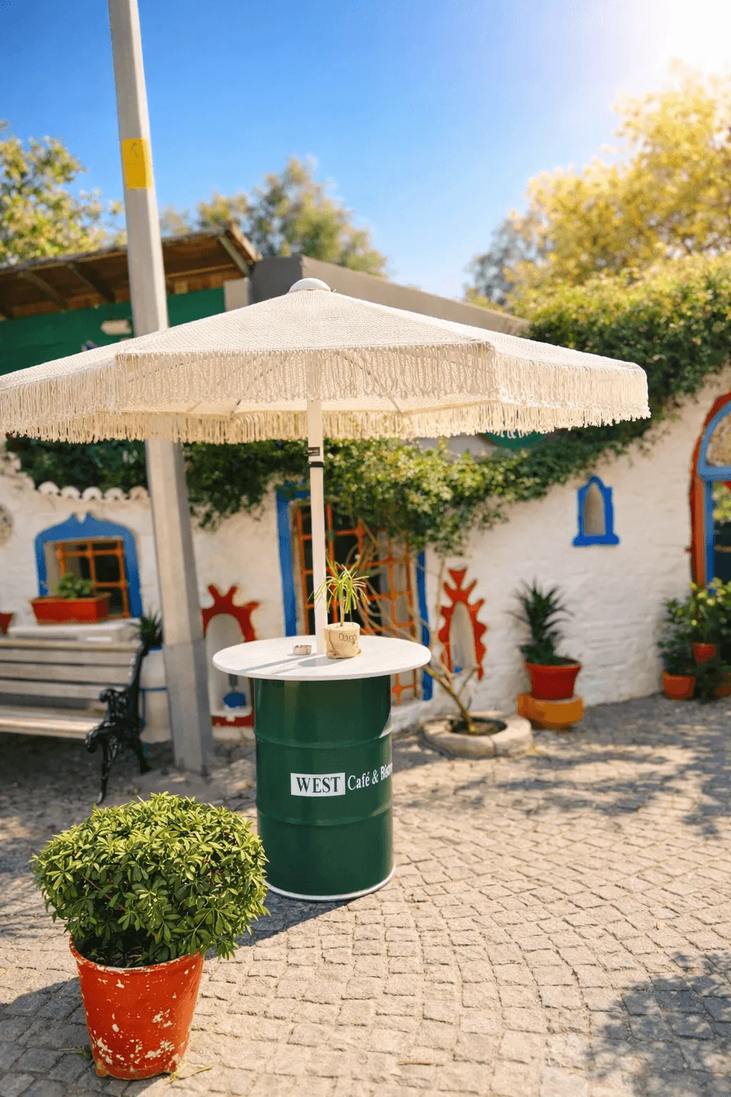 West Cafe — görsel 2